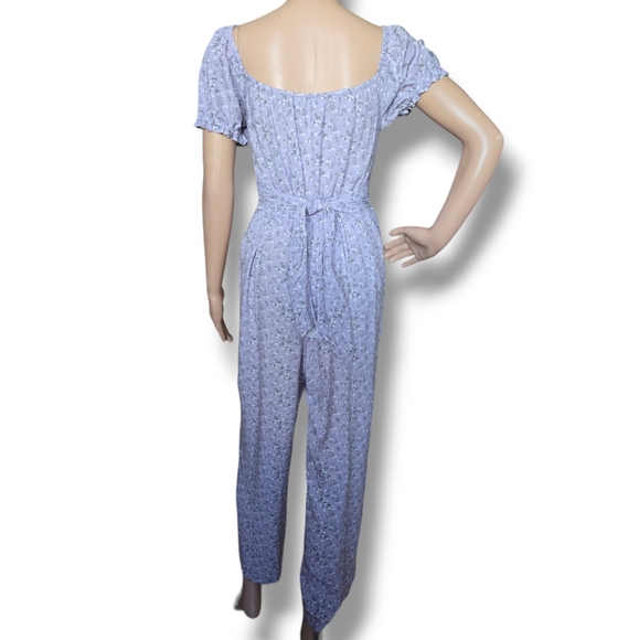 HOLLISTER Women's Lilac Ditsy Floral Print Wrap Front Jumpsuit - Picture 9 of 16